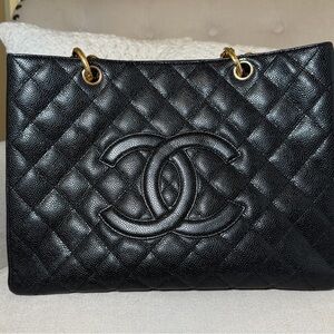 Chanel GST Caviar leather